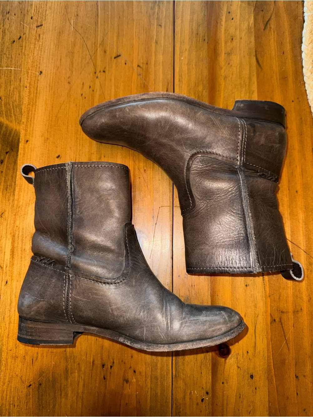 FRYE Raw Edge Distressed Brown Leather Pull-On Ankle Boots Women’s 7.5